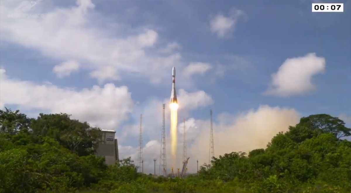 ArianeSpace launches a French military spy satellite on a Soyuz missile until 2020