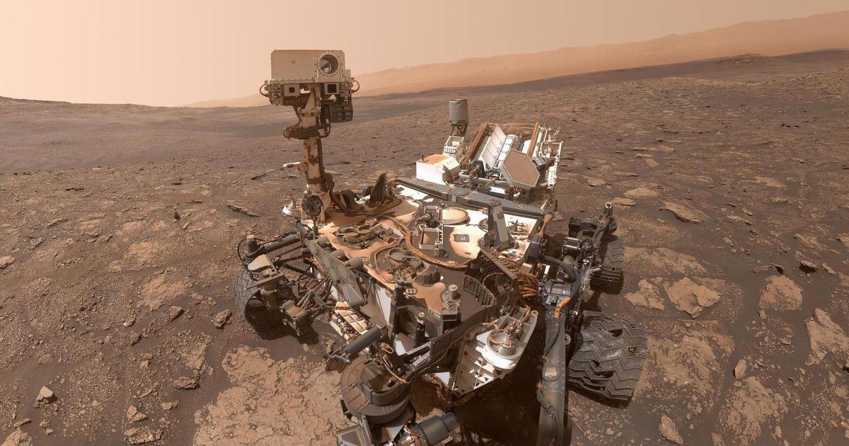 NASA's Curiosity spacecraft celebrates 3,000 days on Mars with an intense panorama