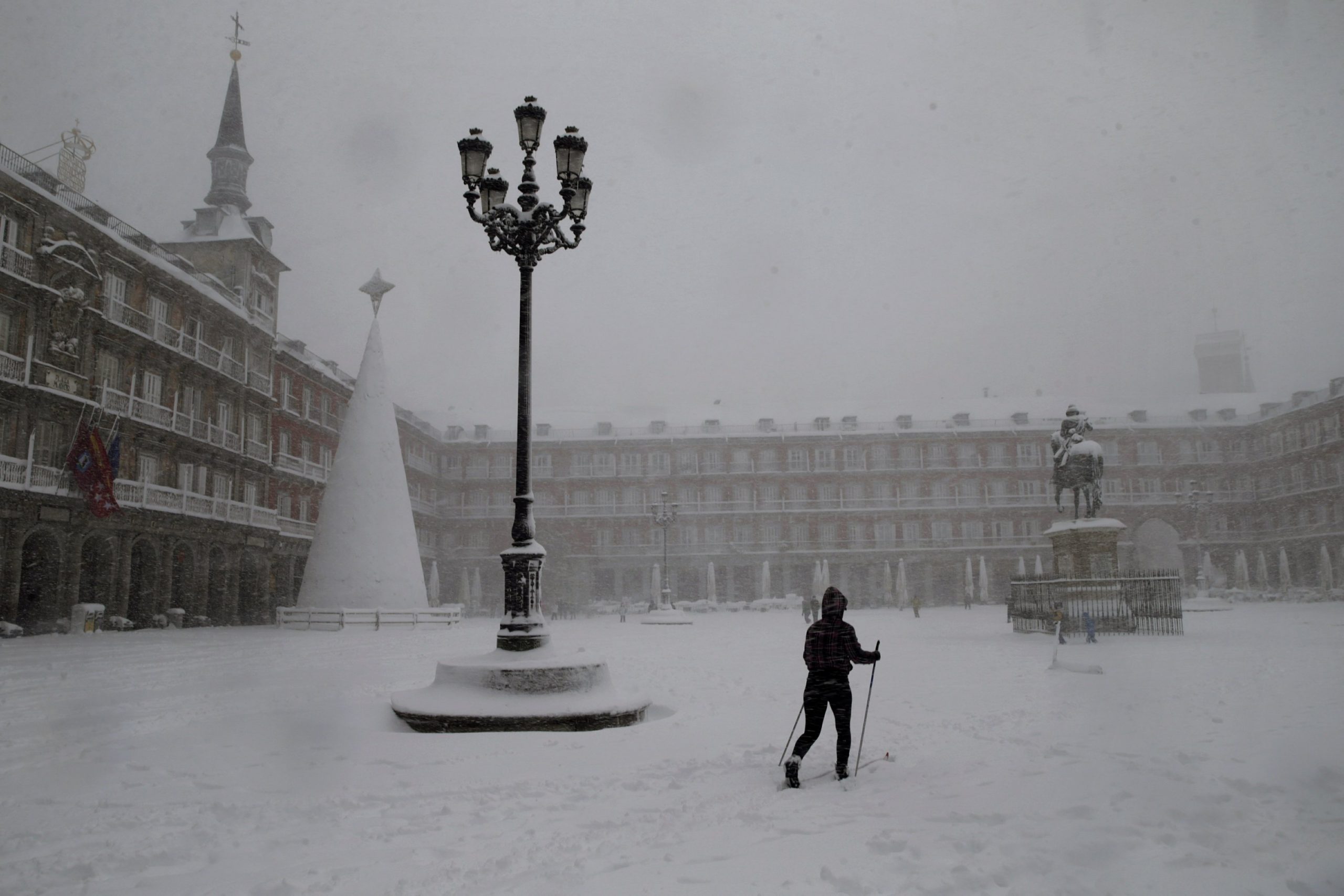A blizzard killed 4 people and brought much of Spain to a standstill