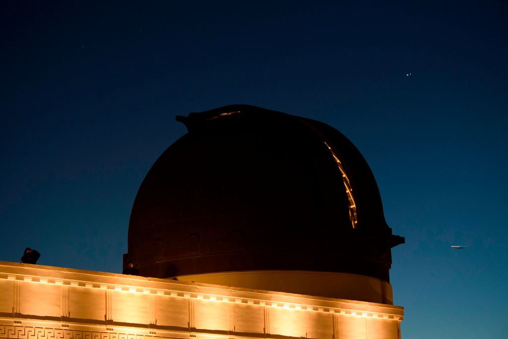 Here's how to spot the rare conjunction of Jupiter, Mercury and Saturn in tonight's sky